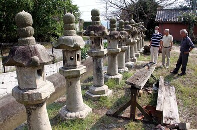 江戸期の石灯籠、ゆかりの神社へ再び 竹原市の自治会がクラファン募り