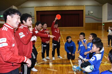 デフフットサル日本代表候補が浜田で強化合宿 児童と手話で交流 中国新聞デジタル
